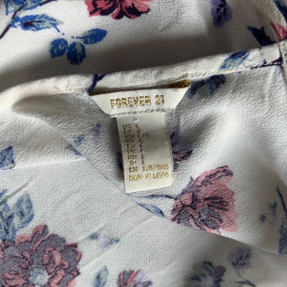 Forever 21 Bohemian Style Floral Top with Bell Sleeves - Picture 11 of 12